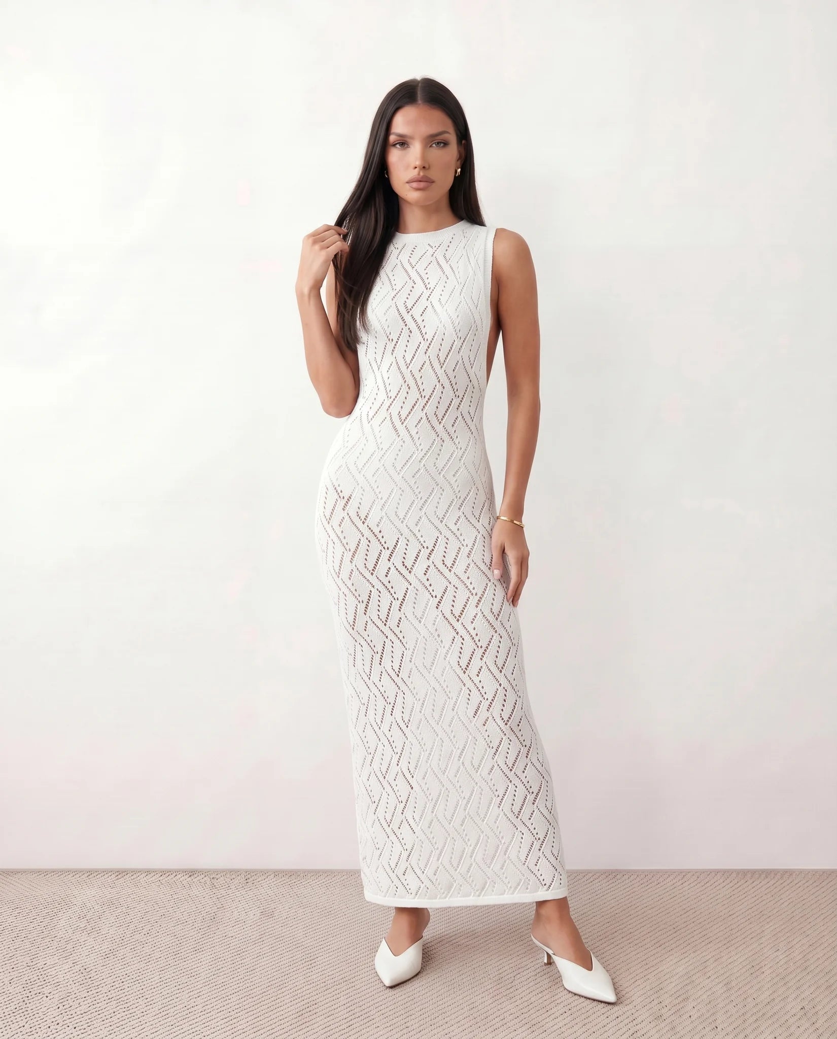 openwork floor length dress Delilah Fitted Maxi neckline The straps on Size:US 20/UK 22/EU 50 Dafne Black open-back maxi mock-neck