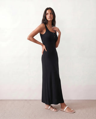 Cleo Ribbed Round Neck Maxi Dress in Black — side view