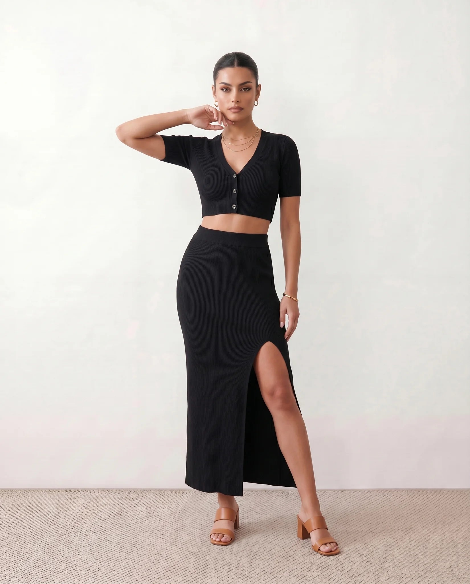 Black Ribbed Casual Maxi Dress - V-Neck Fitted Front Slit Button Front Size: L Black Ribbed Casual Maxi Dress - V-Neck Fitted Front Slit Button Front Size: L