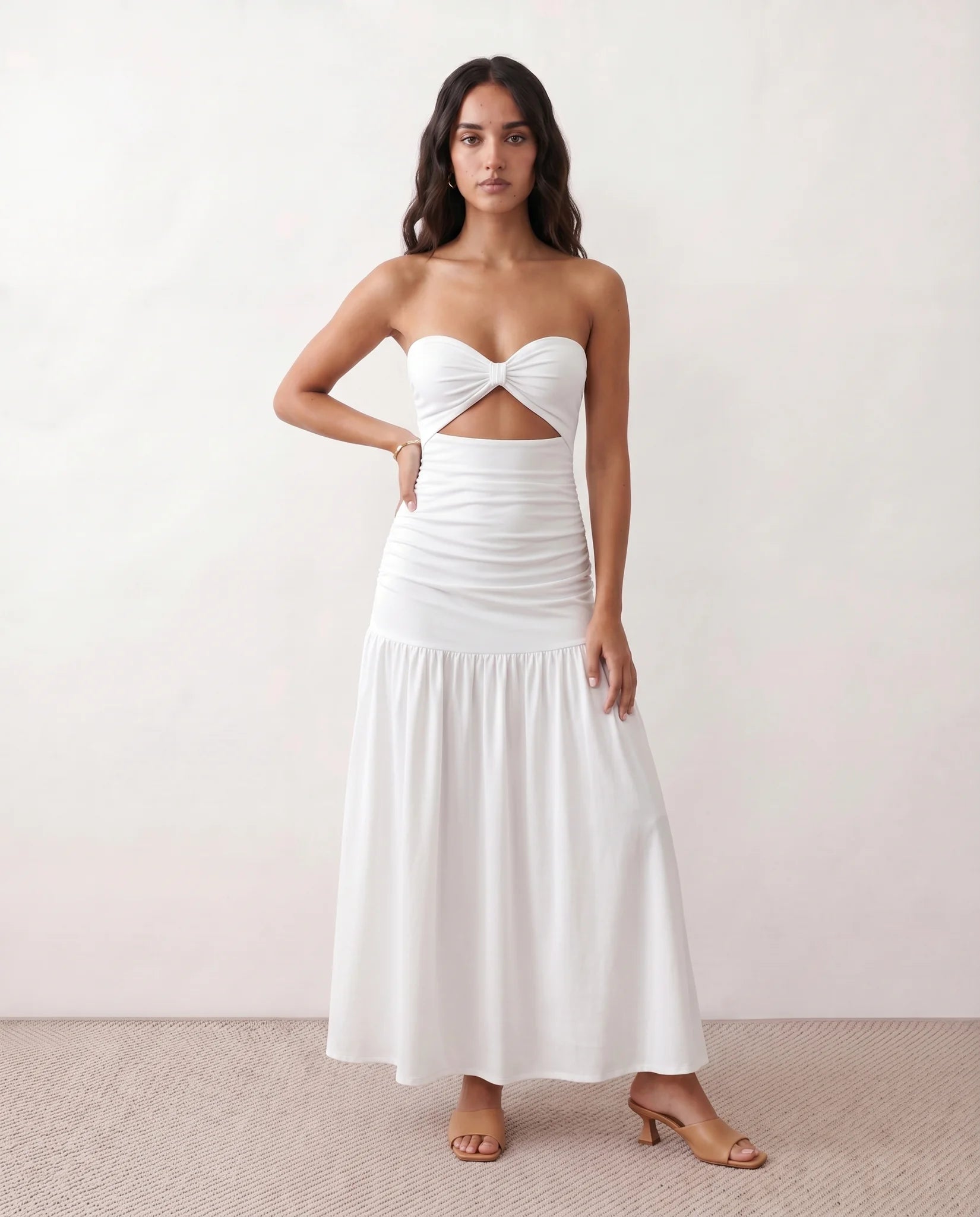 White Strapless Maxi Dress with Sweetheart Drop Waist Cutout Twist Front for Cocktail Party Size: M